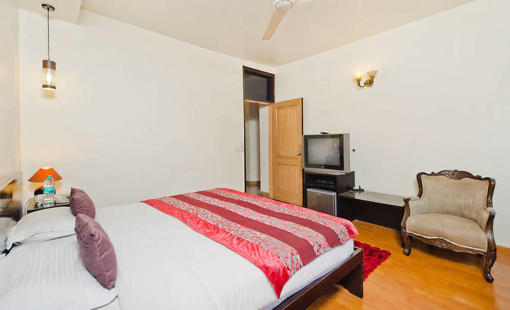 Hotel Grand Ffour Nuova Delhi Esterno foto