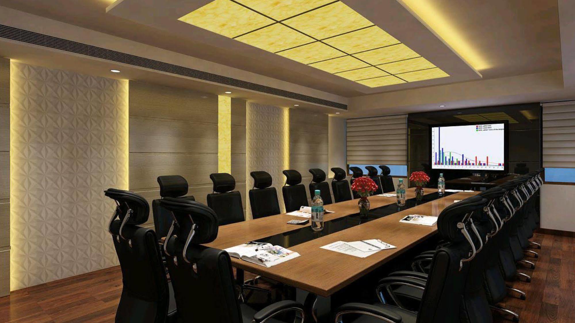 Hotel Grand Ffour Nuova Delhi Esterno foto